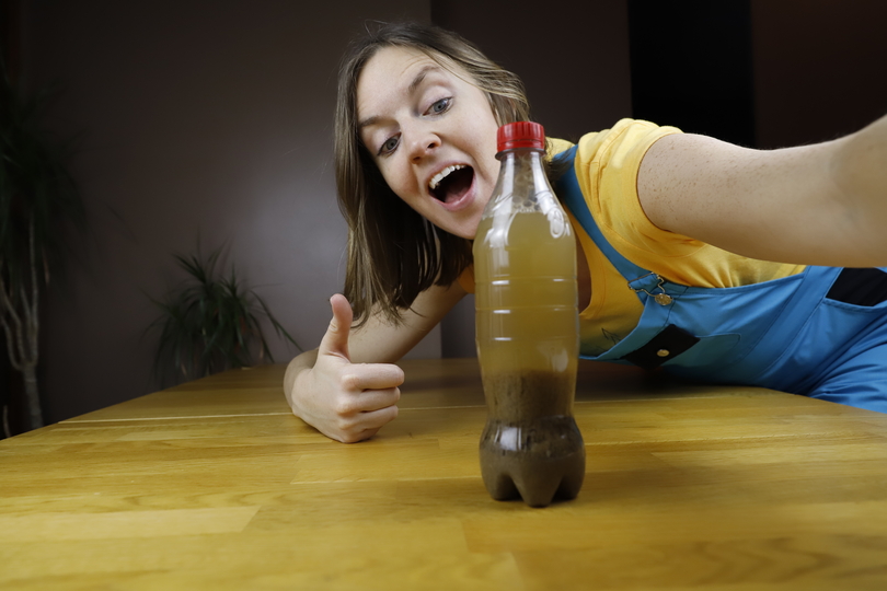 Expérience scientifique pour enfant : coca + lait, Activité